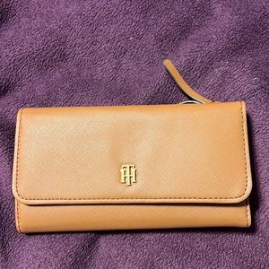Tommy Hilfiger wallet